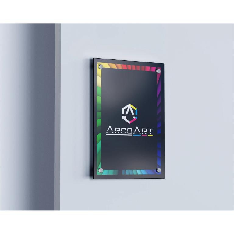 Acrílico con Adhesivo por MT2. Ideal para carteles que utilizarán tornillos distanciadores.