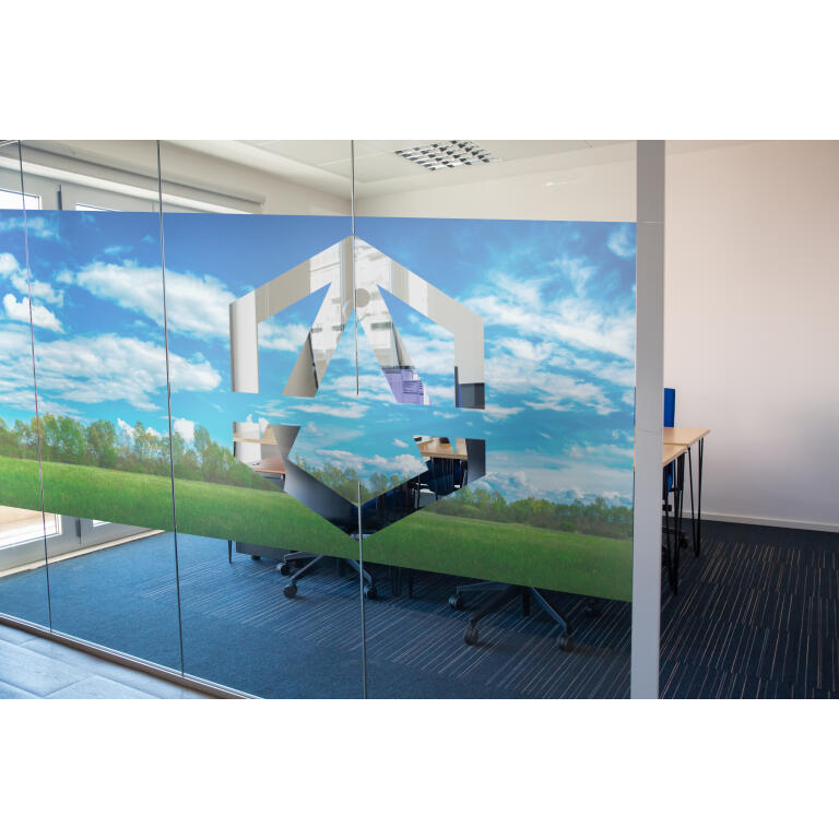 Adhesivo Empavonado Impreso y Troquelado